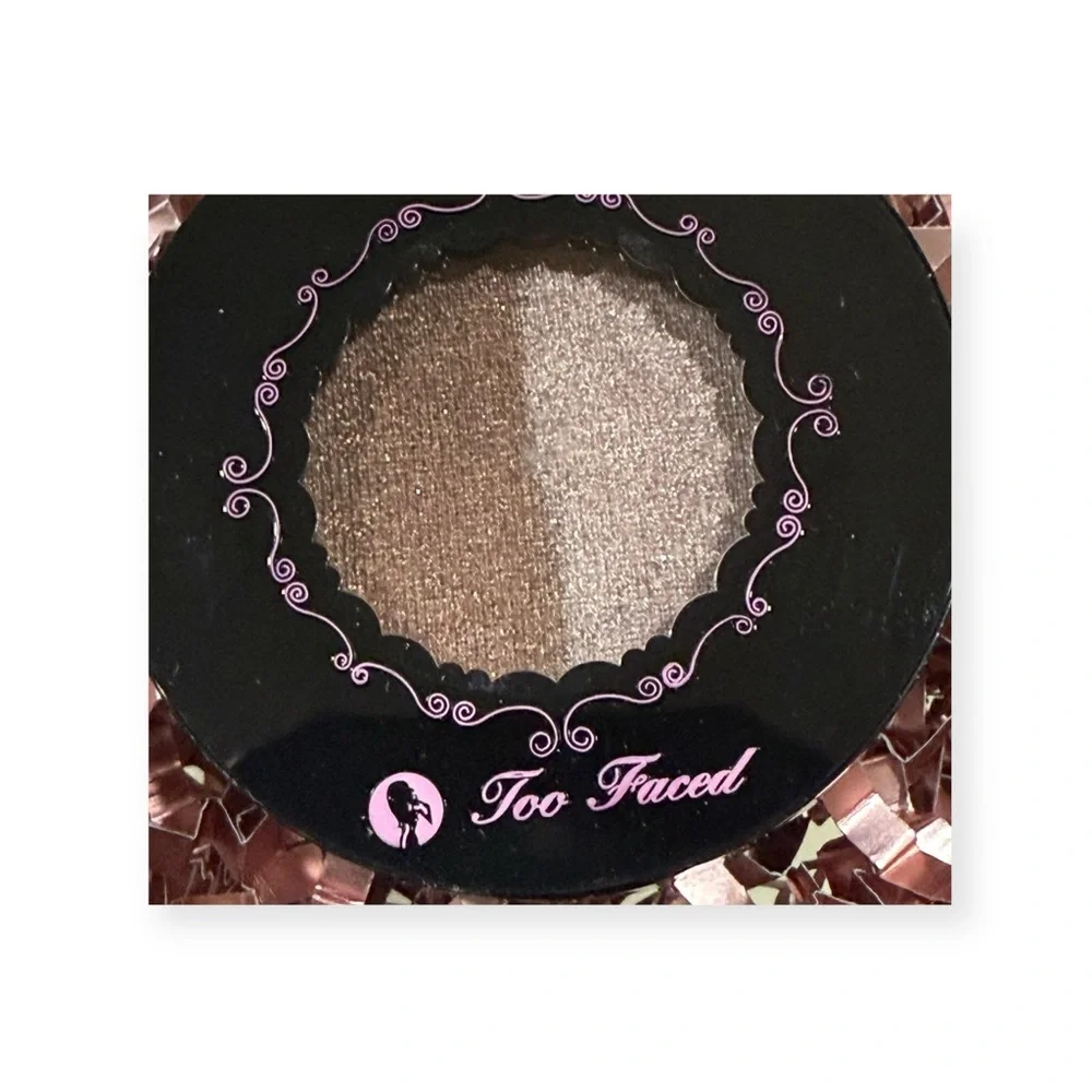 Deadstock: new Too Faced ❤︎︎ OG Eye Shadow Duo ❤︎︎ Lovey Dovey ❤︎︎ in box